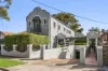 Fresh Bright Townhouse With Garden Oasis 