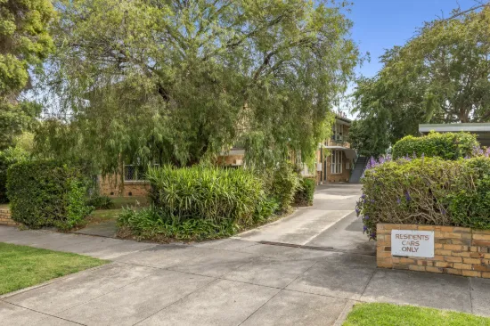 Walkable Ground Floor Ease with Timeless Appeal