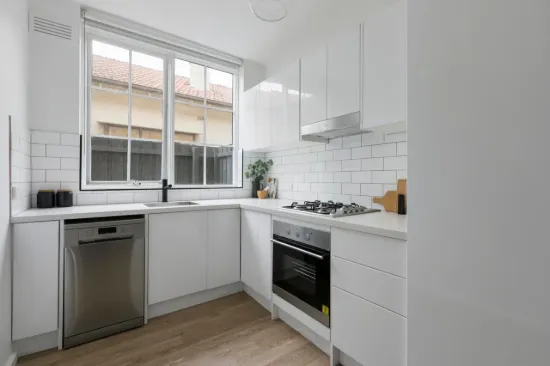 Fully Renovated Courtyard Living in Boutique Block