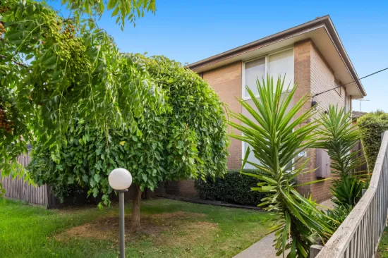 Low maintenance living with private courtyard