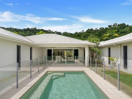 Contemporary Tropical Entertainer in Exclusive Red Peak Estate