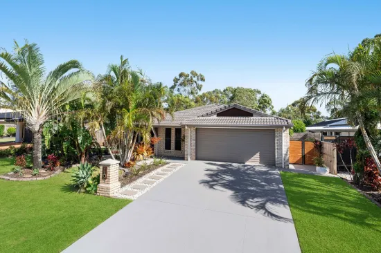 Family Entertainer with Spa Oasis in Bayfields Estate
