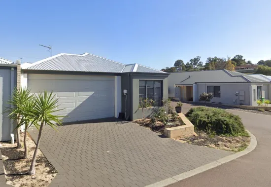 Easy-Care Living in a Convenient Australind Location