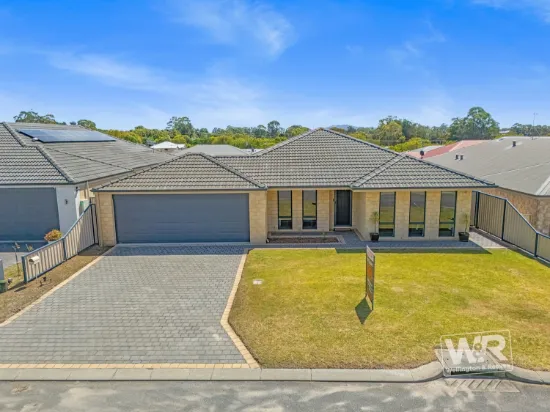 EXPANSIVE FLOORPLAN & CHOICE OF GARAGING