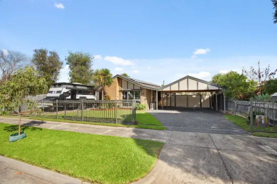 Bring The Caravan! 3 Bedroom Beauty In Whistlestop Estate