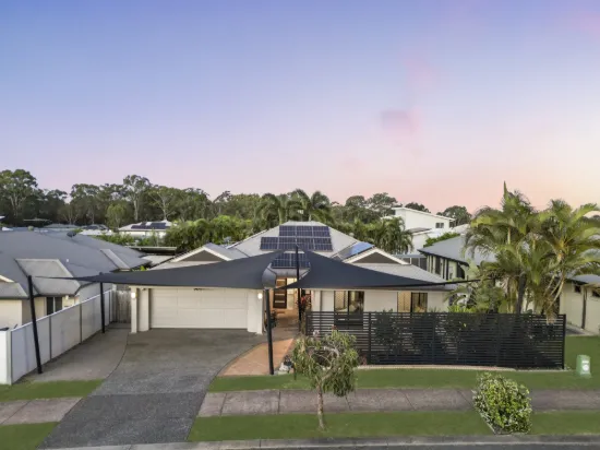 The Family Home Everyone's Been Waiting For | Pool, Space & Prime Location!