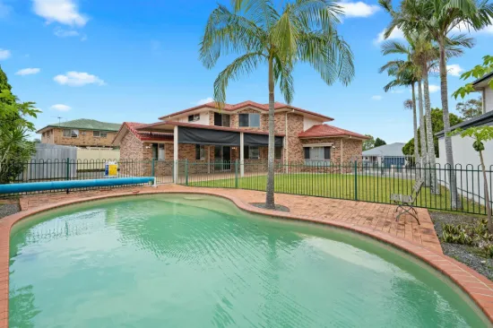 Premium Locale of Large Blocks - Luxurious Family Home with Lasting Value