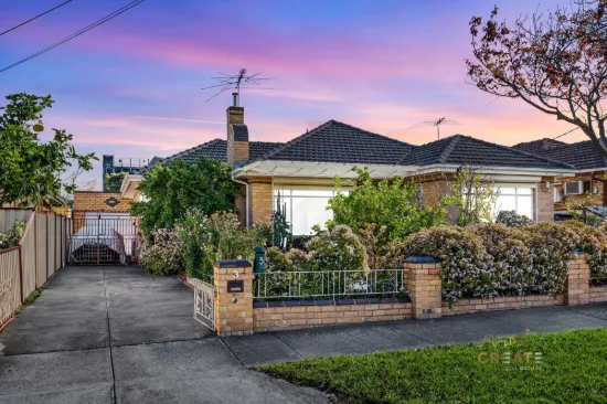 CHARMING OLDER STYLE HOME IN PRIME SUNSHINE LOCATION