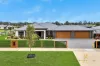 30 Oakmont Drive, Drouin VIC – Luxury Golf Course Living in the Prestigious Fairways Estate !