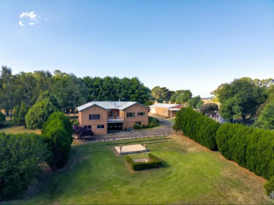 Substantial Five-Bedroom Lifestyle Home on 5 Acres with Sweeping Tarwin Valley Views