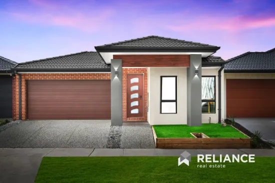 Luxuriously Upgraded 4-Bedroom Family Home in Prime Truganina Location