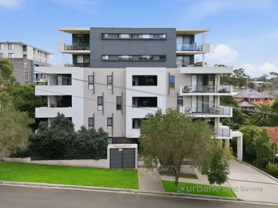Spacious 2-Bedroom Apartment with Modern Finishes Throughout!