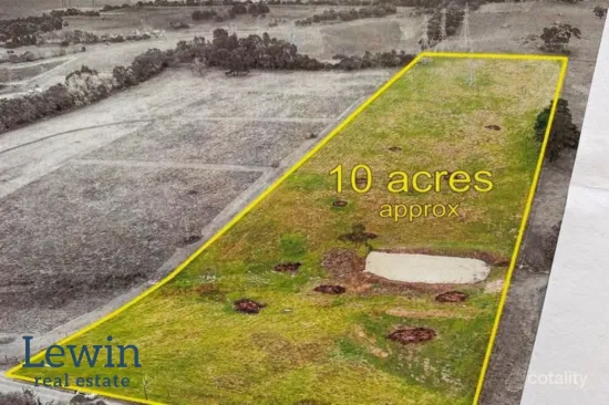 Lifestyle Acreage Opportunity in Prestigious Harkaway