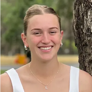 Lilly Isbester - Real Estate Agent