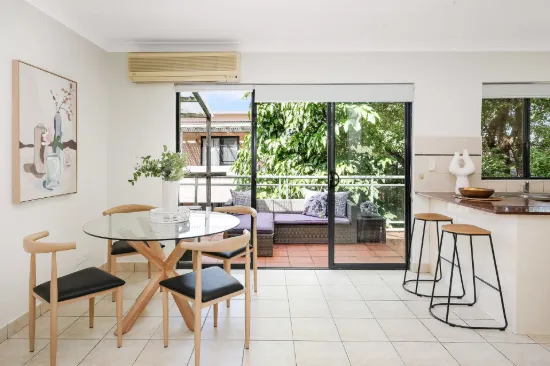 Spacious Three-bedroom Apartment with Expansive Balcony and Effortless Living