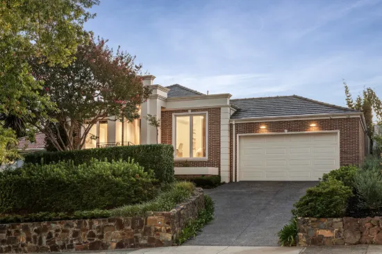 Exquisite Single-Level Luxury Residence by Englehart Homes