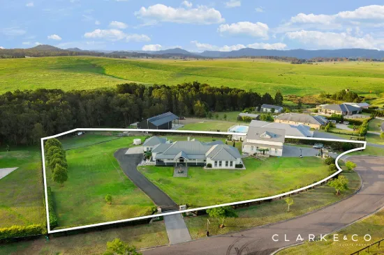 A SPECTACULAR FAMILY ESTATE READY TO ENJOY!