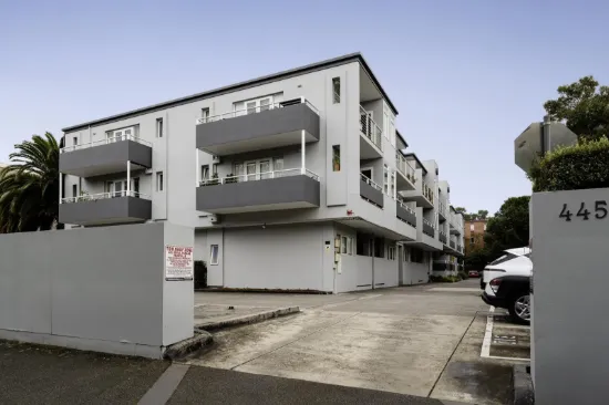 Sensational city-fringe investment