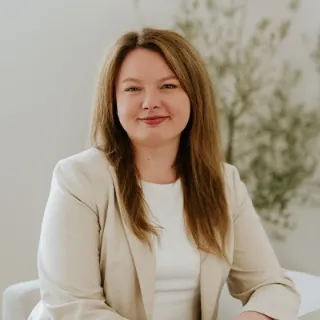 Jessica Parkinson - Real Estate Agent