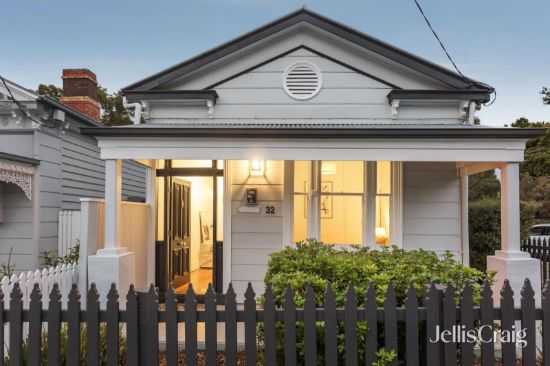 Impeccable interiors, parkside setting