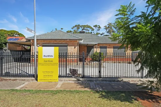 Comfortable and Stylish Living on Chaddenwick Road!
