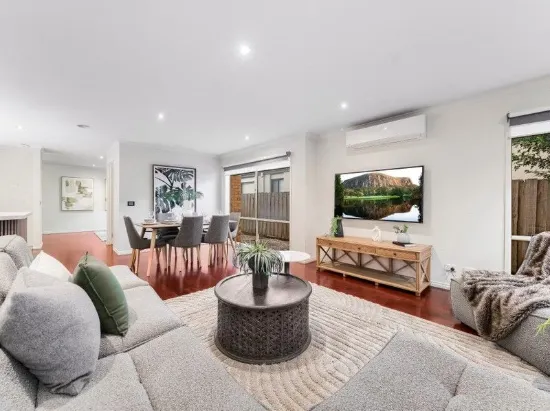 HARMONIOUS FAMILY COMFORT MEETS CAREFREE CONVENIENCE - 4 BEDROOMS + STUDY!
