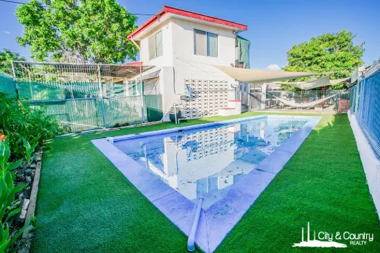 32 Isabel Street – Expansive Family Living with Dual Kitchens & Multiple Living Zones