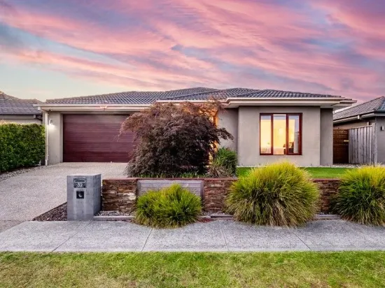 **BACK ON THE MARKET** PEACEFUL EASY CARE COMFORT IN A PRIZED PICTURESQUE ENCLAVE - BRISK WALK TO PARKLAND!