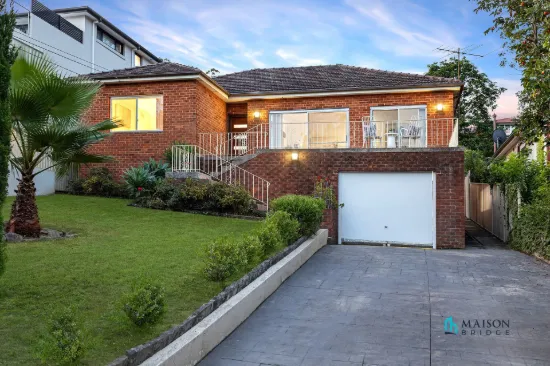 Prime Elevated Double Brick Home with Duplex Potential (STCA) on 734sqm