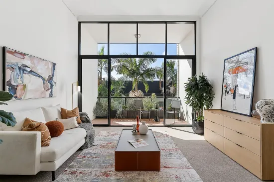 SOARING CEILINGS, SUN-DRENCHED INTERIORS & INNER-CITY CONVENIENCE