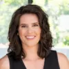 Dee  Thomson - Real Estate Agent - Ray White One Group
