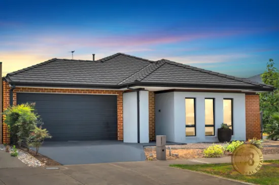 Spacious & Stylish Family Living Close to Everything !!