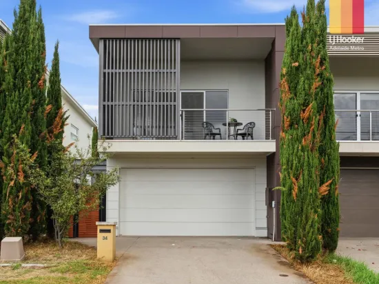 Modern Family Living with Balcony & Low Maintenance Lifestyle