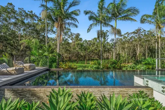 Lakehouse: Charming Acreage Retreat - Peace and Privacy 10 minutes to Café Central by Noosa River