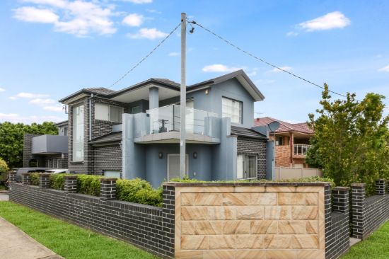Modern Duplex Living in a Prime Family-Friendly Location