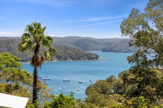 Spectacular Pittwater views; superb design for families