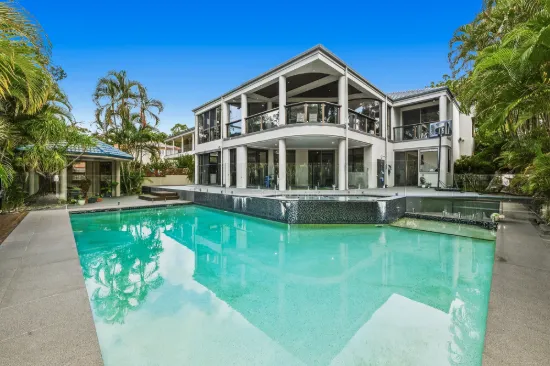 Luxury Family Living - Expansive Dual Living Home with Resort-Style Entertaining in Cul-de-Sac