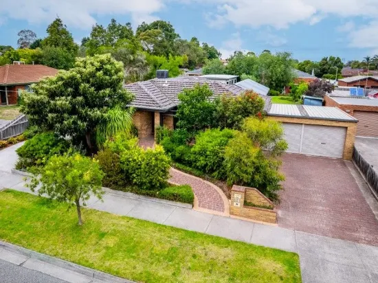 FIVE-BEDROOM FAMILY HOME WITH TWO-BEDROOM UNIT