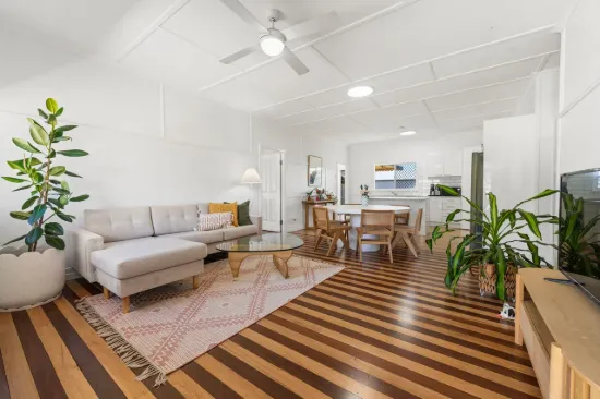 Modern Open-Air Living on a Generous Corner Allotment
