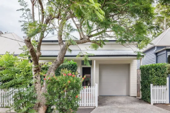 Refined contemporary home / Balmain Peninsula location