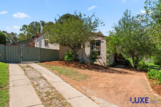 Appealing three bedroom home in quiet loop street!