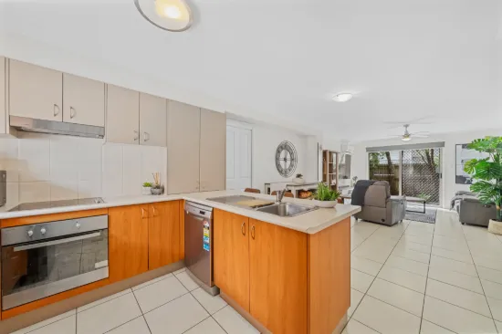 Immaculate and ready to move in NOW! 