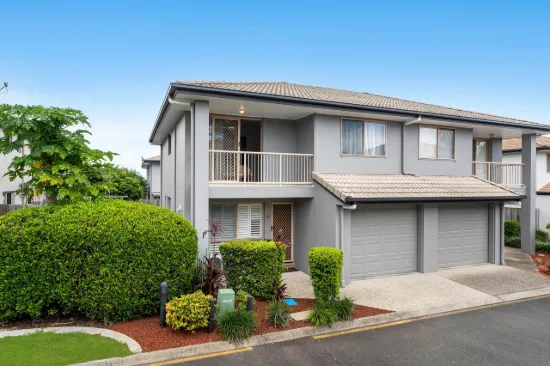 Spacious Townhome with Private Courtyard Retreat