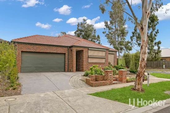 Spacious and Convenient Family Home in Brookfield