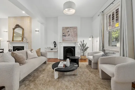 Character-Filled Terrace in the Heart of Woolloomooloo