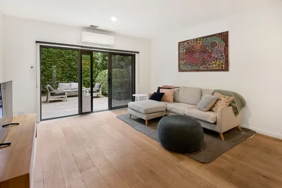 Warmth, Class and Privacy for a Lifestyle of Vibrant Vitality