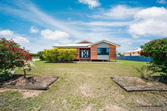 Welcome to relaxed rural living just minutes from town!