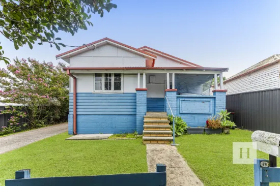 Spacious Family Living with Dual-Income Potential on a Generous 833m² Block