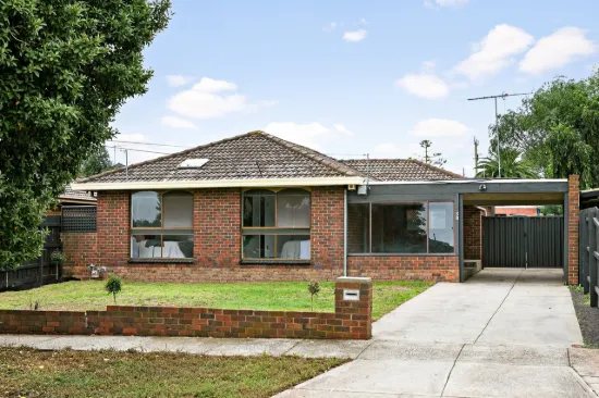 Fully Renovated Gem in a Quiet Central Melton Pocket