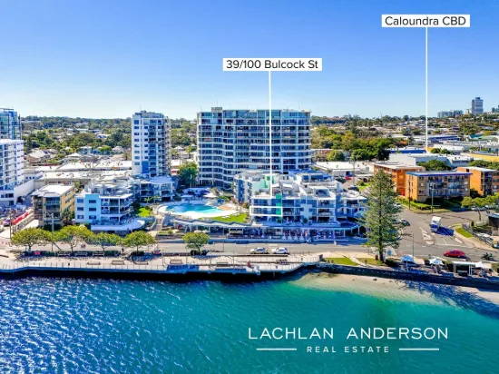 UNSURPASSED LOCATION, VIEWS & LIFESTYLE